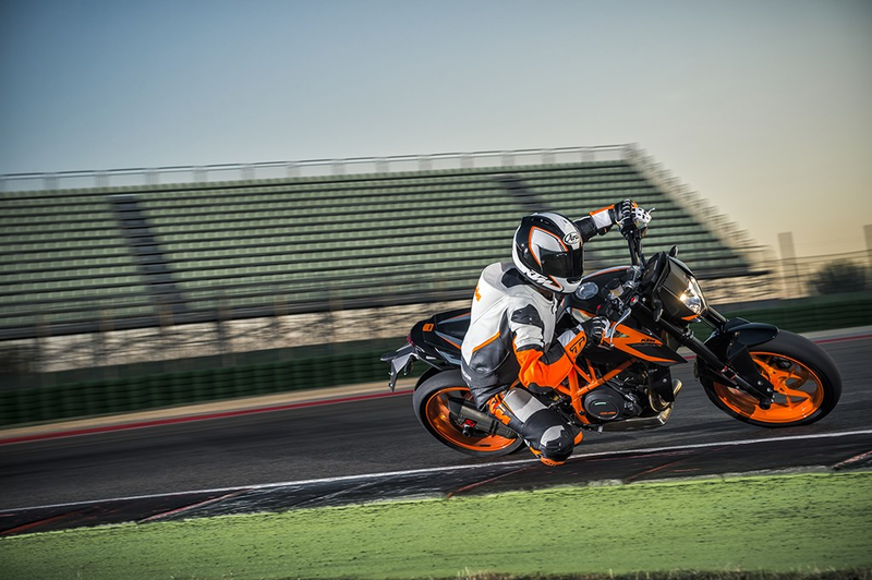 Illustration for article titled 2016 KTM Duke 690 And 690 R: The World's Best Street Scalpel Just Got Much, Much Sharper